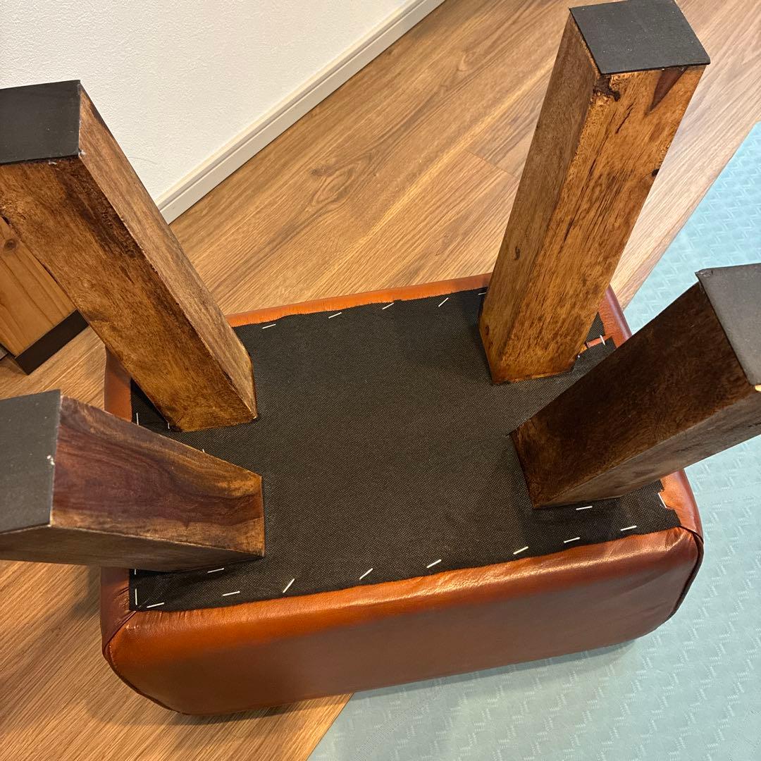 ブラウンレザーオットマン