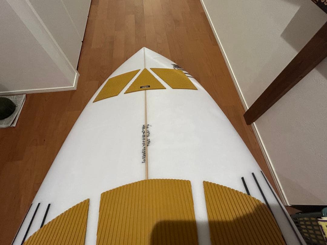 ネックベアード2 5'10 中古　1ラウンドのみ使用