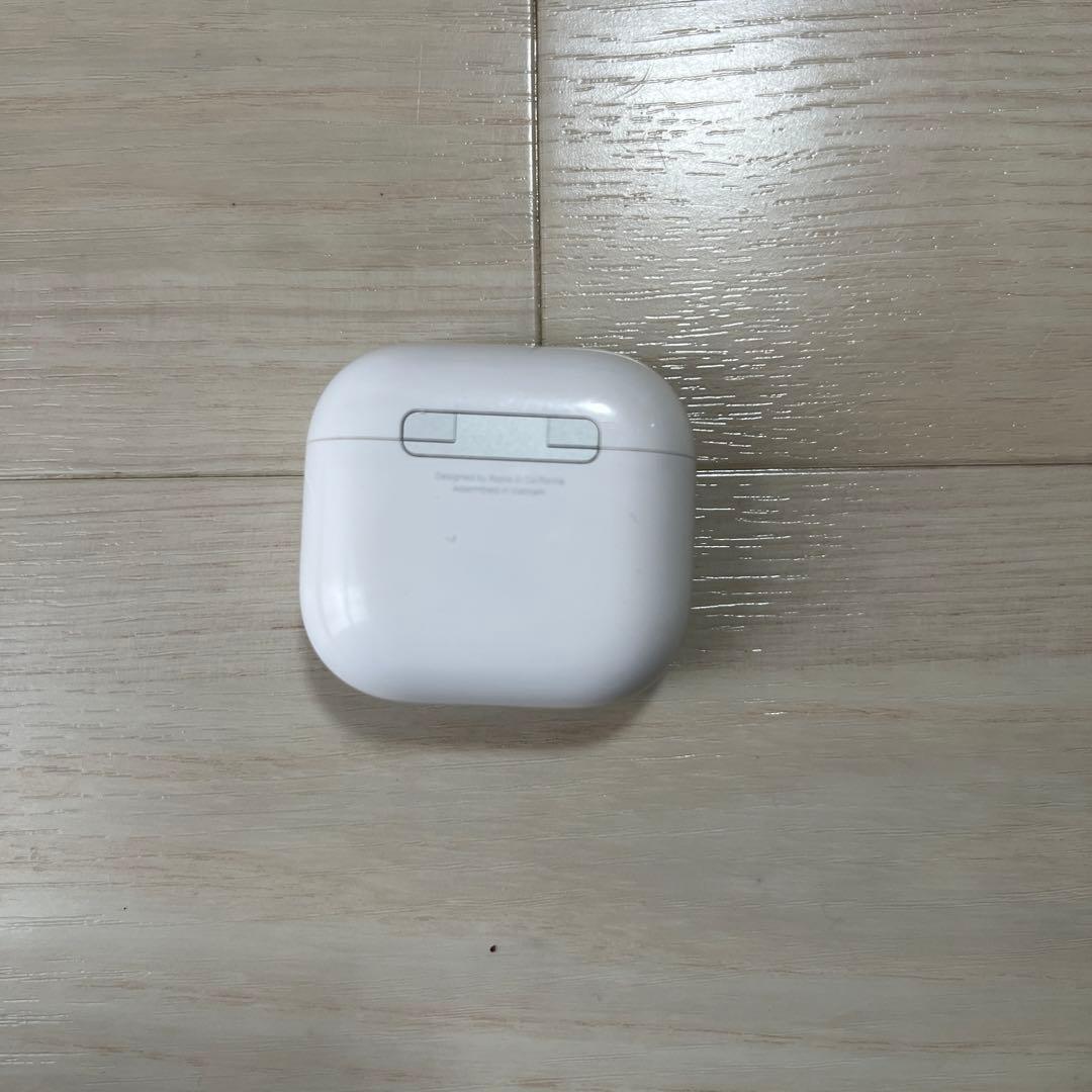 AirPods 第4世代　ケースのみ
