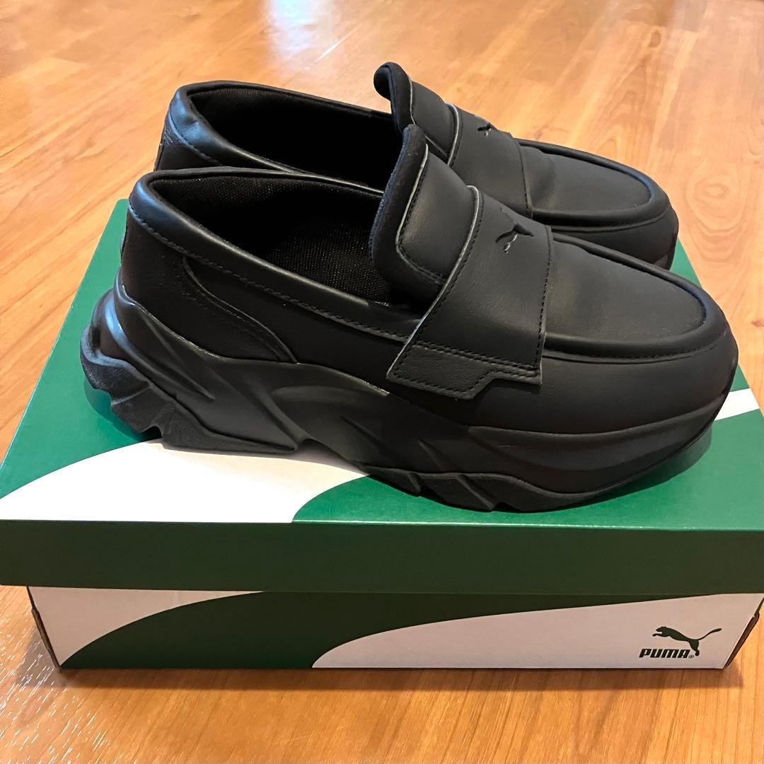 【美品】Puma ウィメンズ ローファー ブラック　24.0