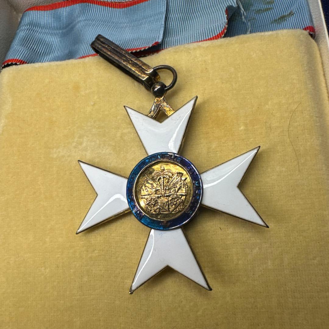 ハイチ共和国 国家栄誉功労勲章 大将校級 ケース付 / 銀製刻印 勲章 徽章