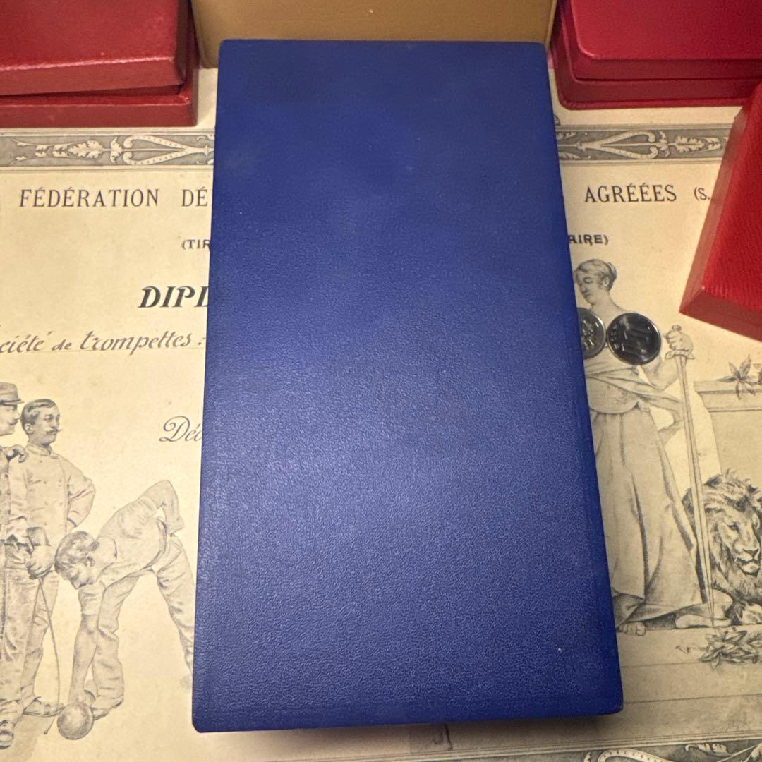 ハイチ共和国 国家栄誉功労勲章 大将校級 ケース付 / 銀製刻印 勲章 徽章