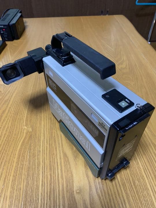 ナショナル　VHSビデオカメラ