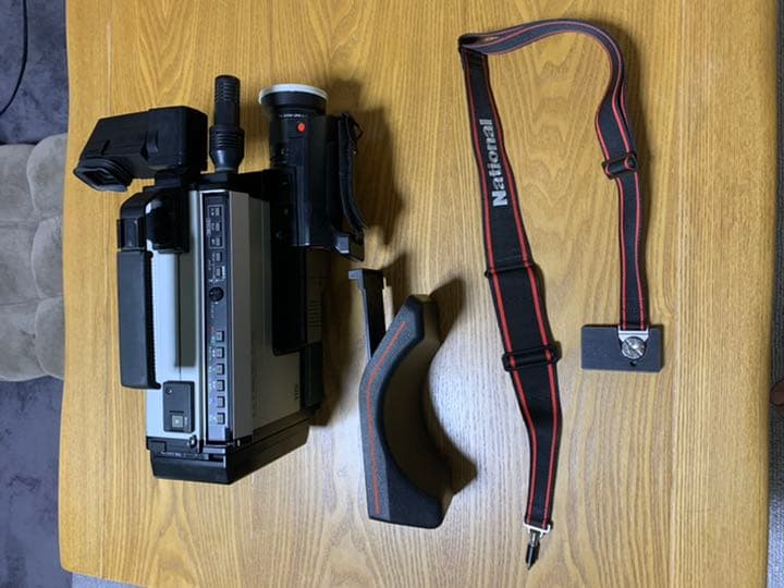 ナショナル　VHSビデオカメラ