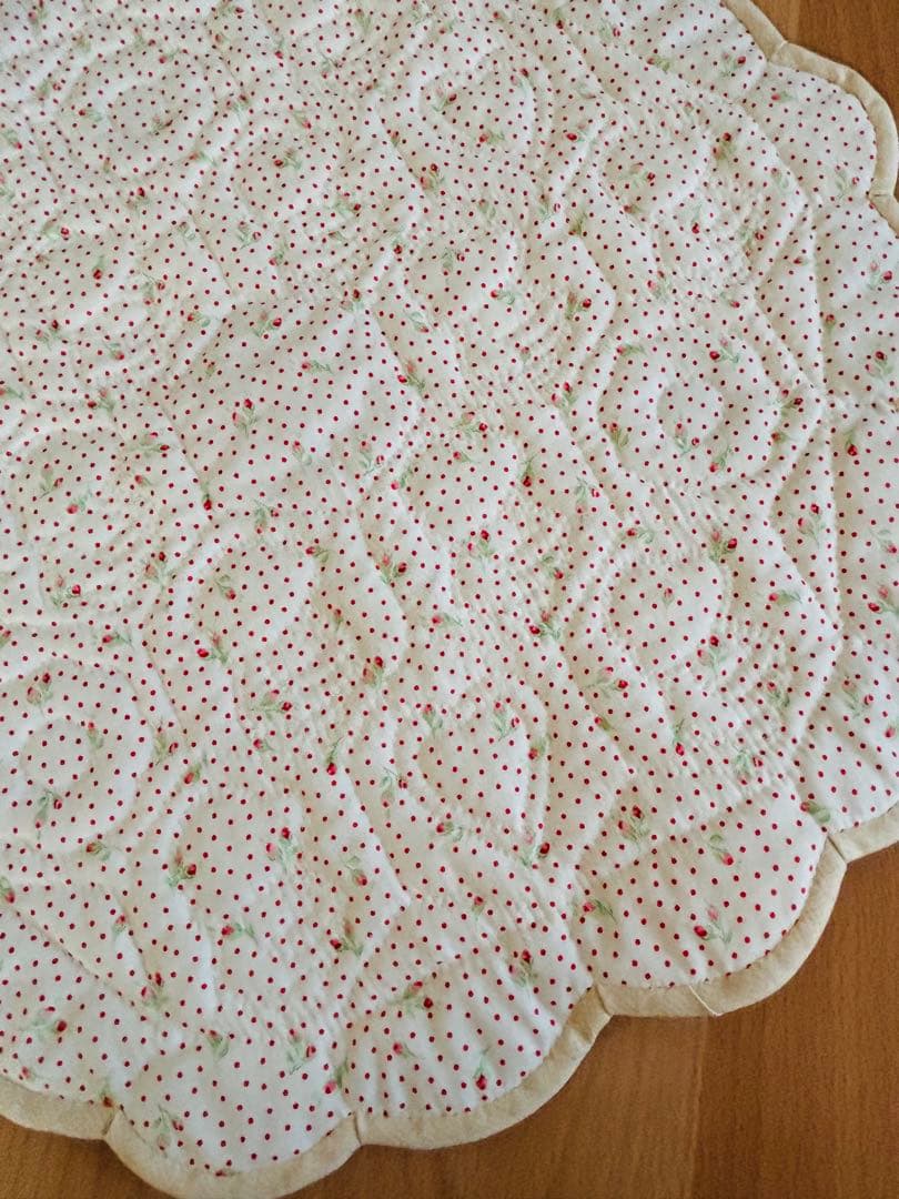 ハンドメイド♪スーちゃんとドレスデン♪のキルト　パッチワークタペストリー