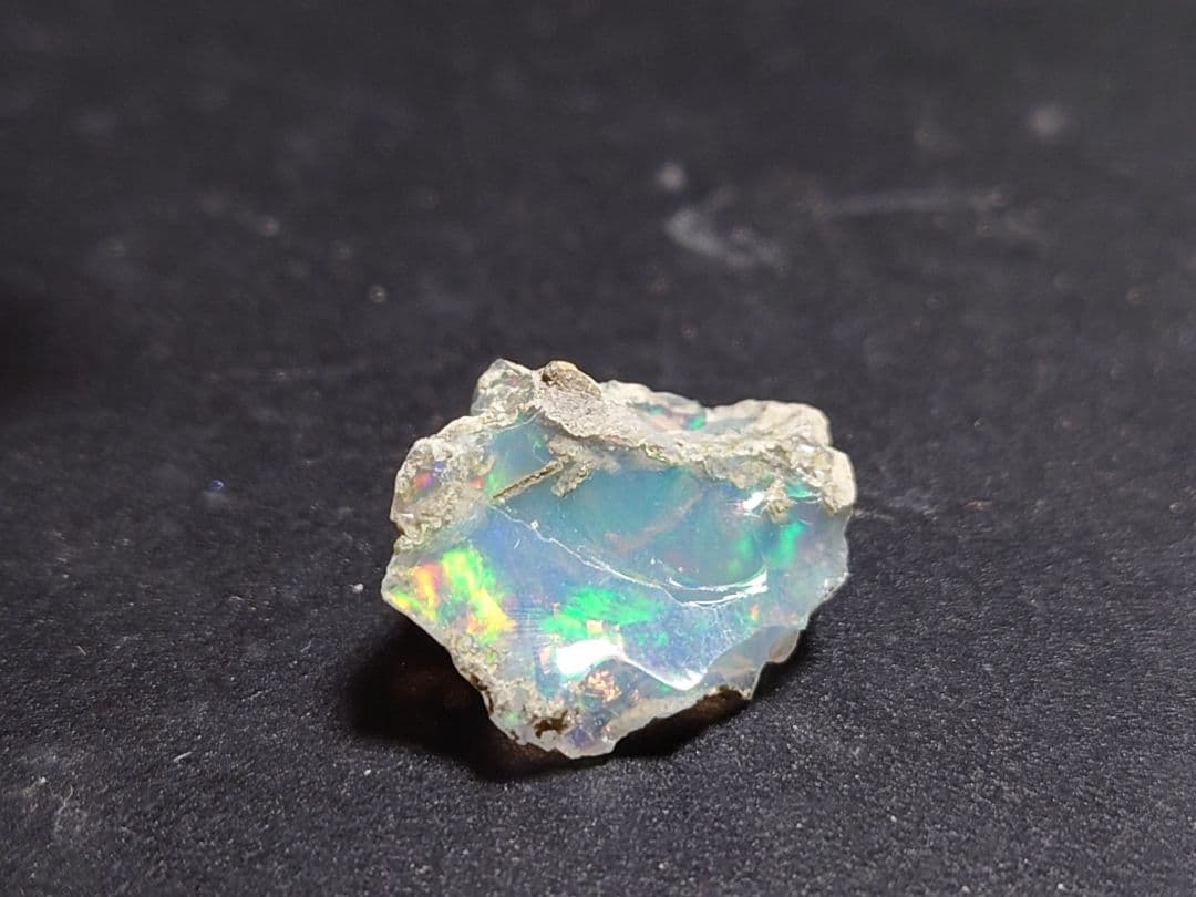 エチオピアオパールウェロ産　ジュエリー　グレード　鉱物標本　原石