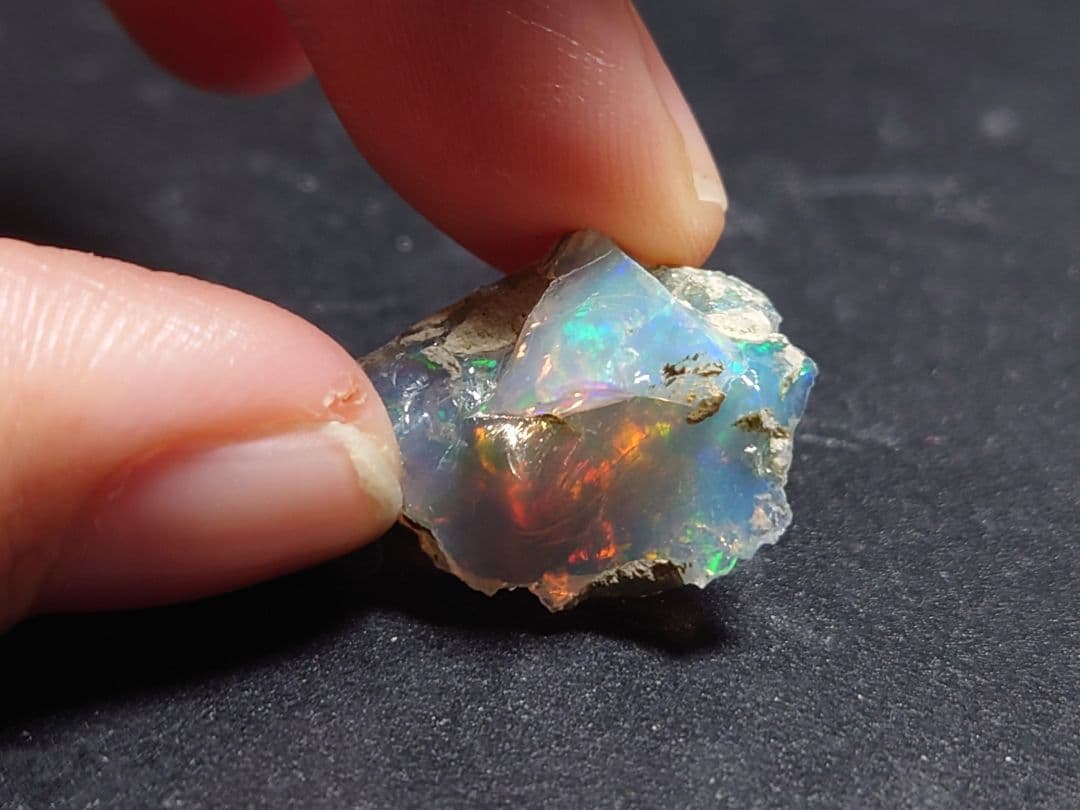 エチオピアオパールウェロ産　ジュエリー　グレード　鉱物標本　原石