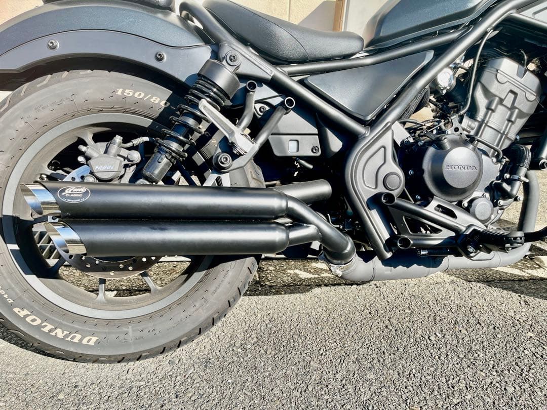 セール　レブル250の2023〜2025年式マフラーV4エンドバッフル付き　新品