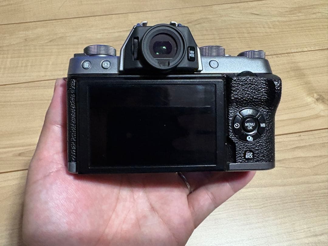 FUJIFILM X-T100 ミラーレス一眼