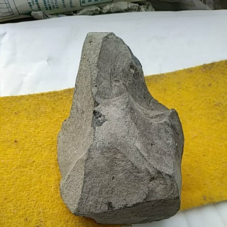 握り鎚　出土石器　旧石器時代　縄文時代　サヌカイト　　184