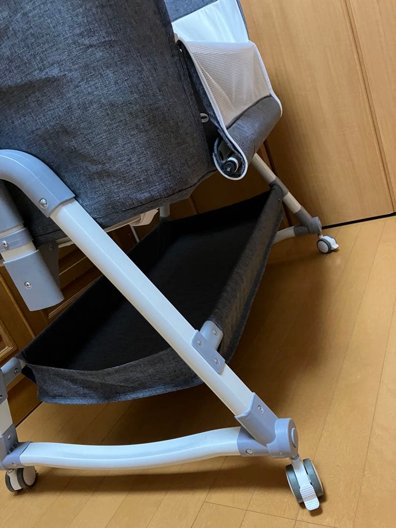 Vinona ベビーベッド グレー キャスター付き