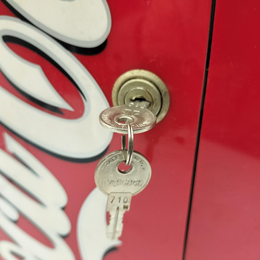 コカ・コーラ 自動販売機型 冷蔵庫 高さ45cm 185ml缶排出機能付き