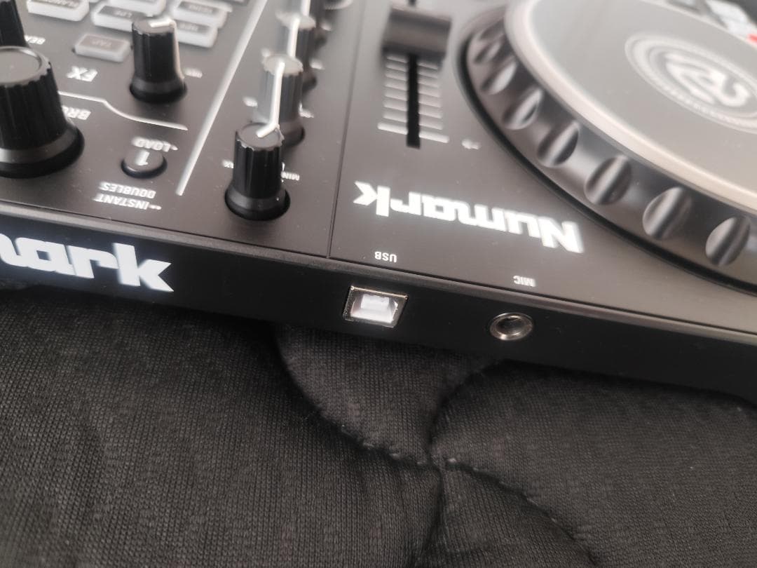 Numark MIXTRACK PRO FX DJコントローラー 未使用 美品