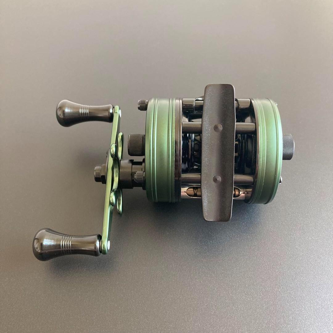 【新品】渓流ベイトリール 丸型リール トラウト用 ブラック／グリーン