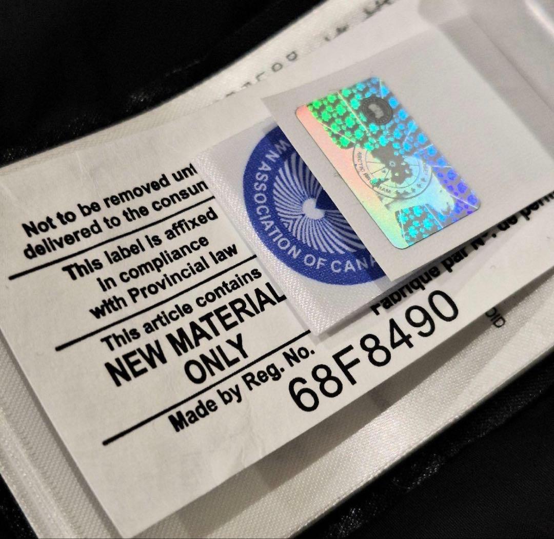 カナダグース ダウンジャケット