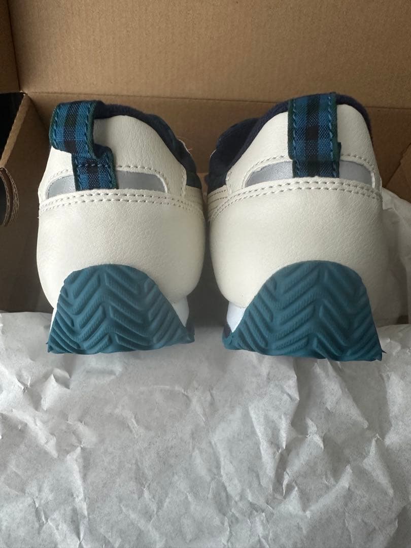 ファミリア familiar スニーカー アシックス asics 18.5 新品