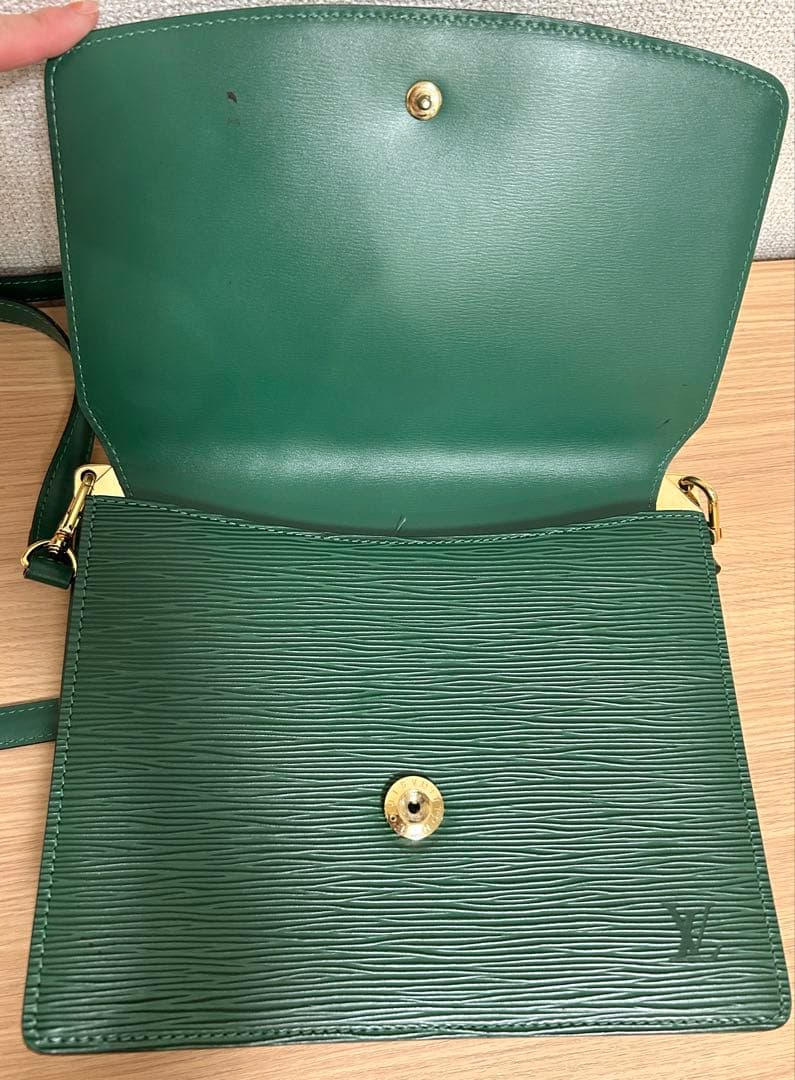 ひ*こ様 ルイヴィトン ショルダーバッグ エピ グルネル ヴィトン