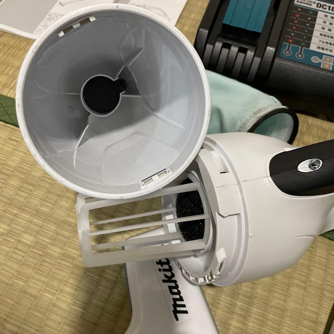 Makita 充電式クリーナー CL181FD 急速充電機セット