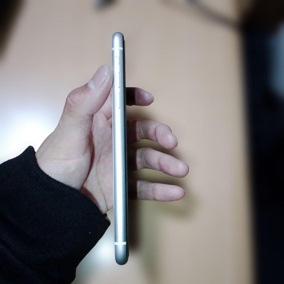 Apple iPhone 11ホワイト 本体