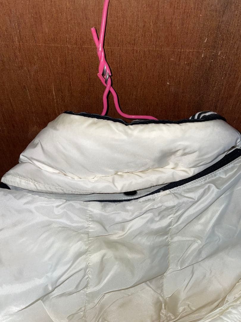 EA7 フード付きホワイトダウンジャケット