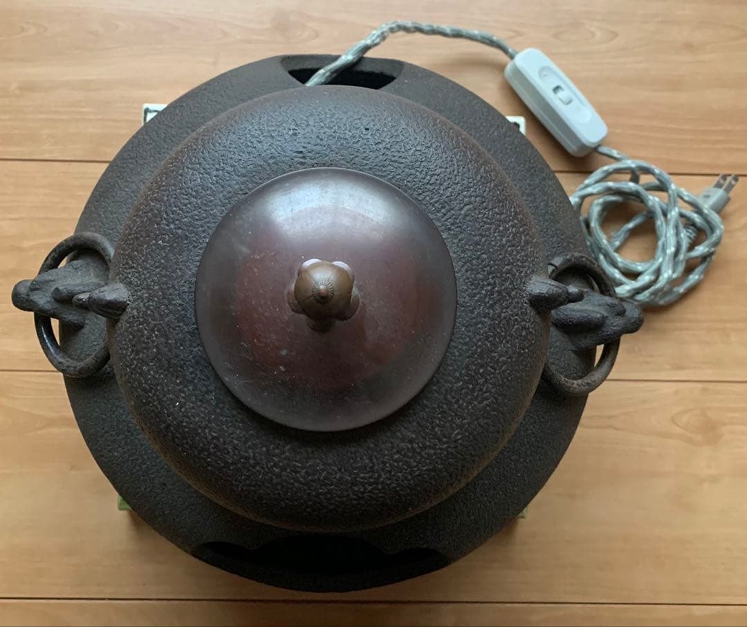 茶道具　鉄風炉　電気ヒーターと台座付き