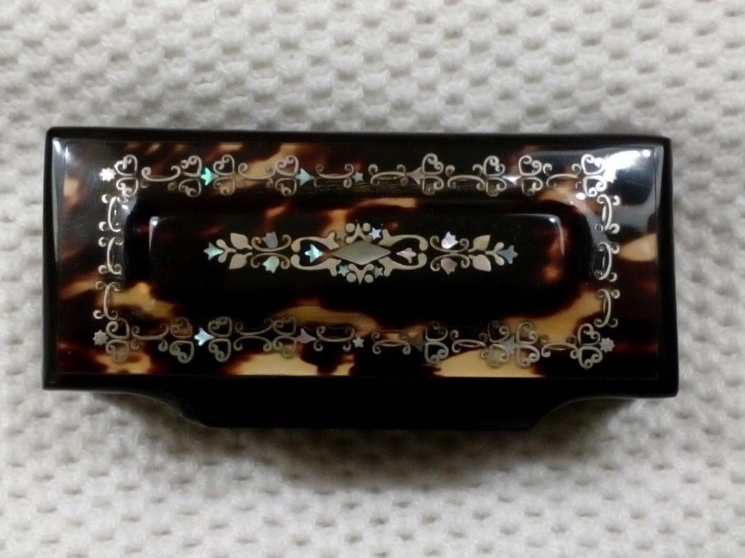 鼈甲アンティーク小物入れハート柄