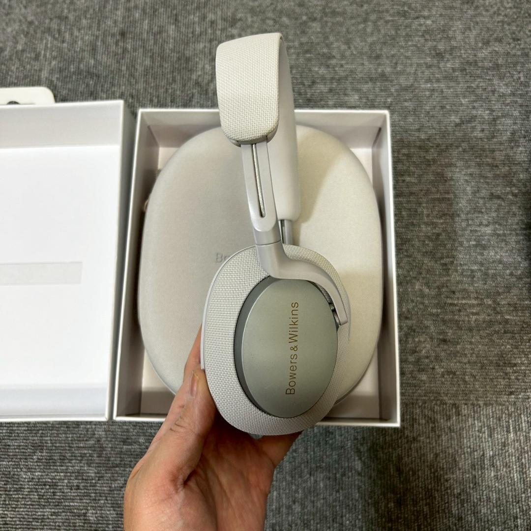 Bowers & Wilkins ワイヤレスヘッドホン