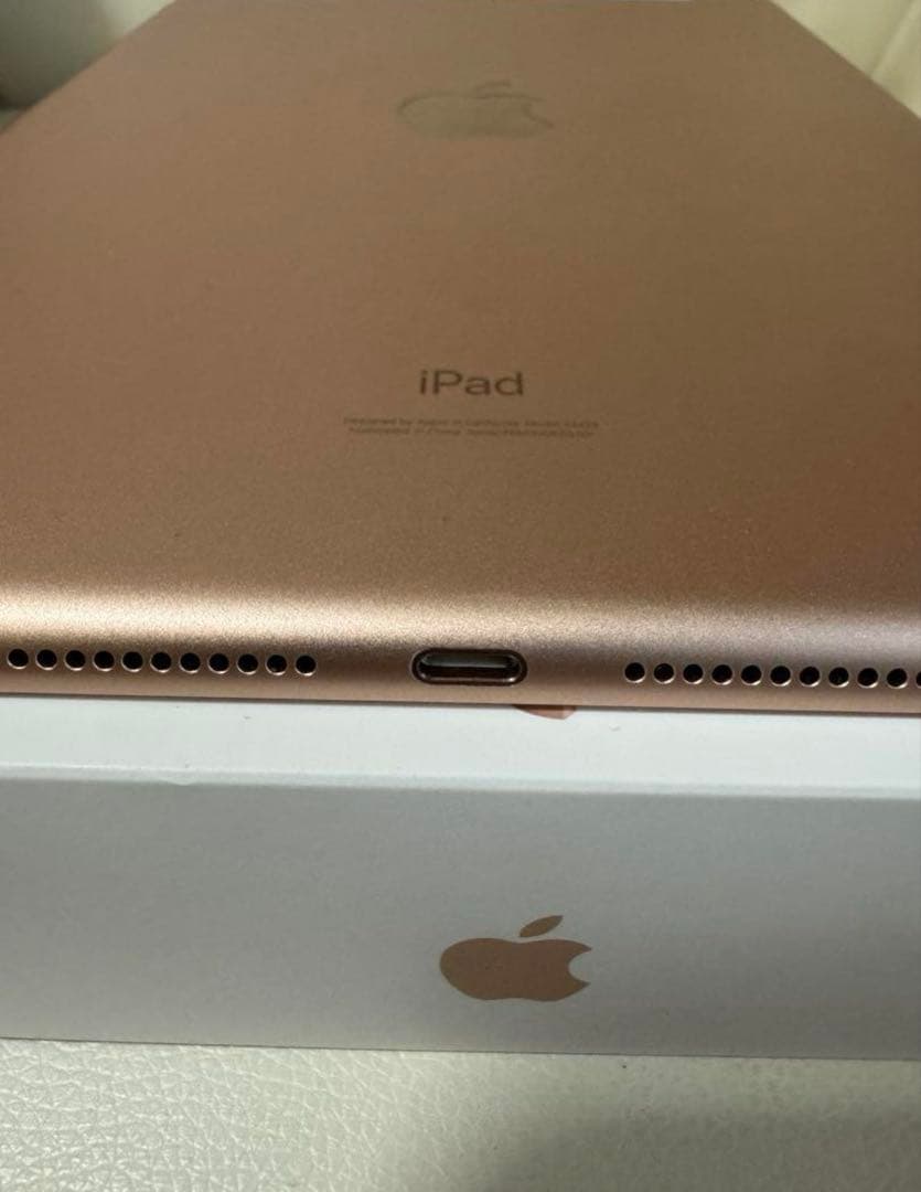 【美品】iPad 第8世代 32GB Wi-Fi+Cellular ゴールド