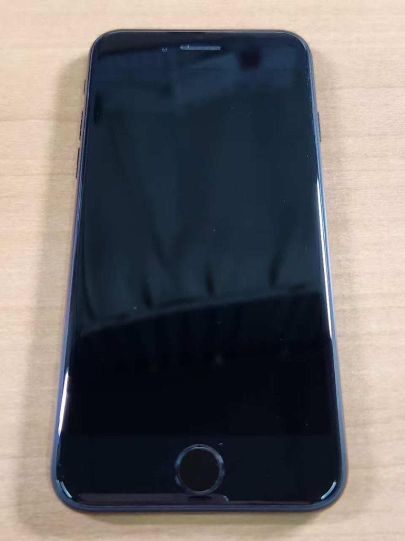020500C iPhone SE A2296 64GB 最大容量88%