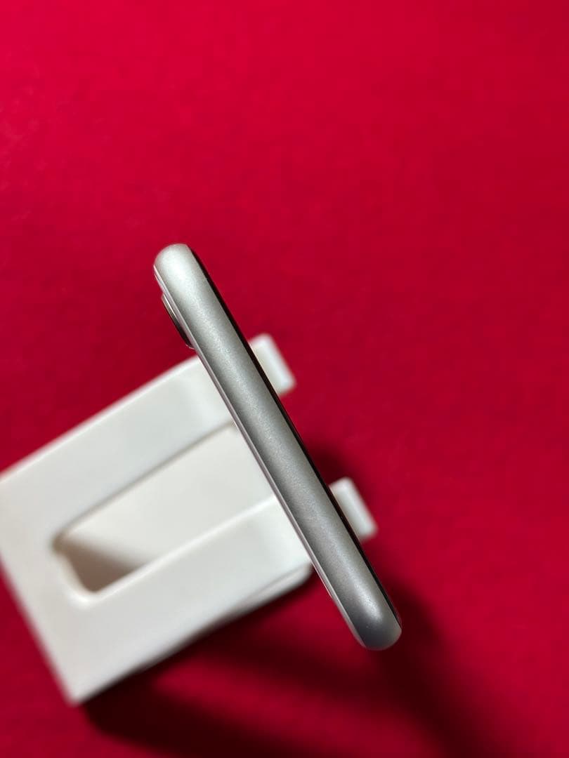 【1443】iPhone SE3第3世代スターライト 64GB simフリー