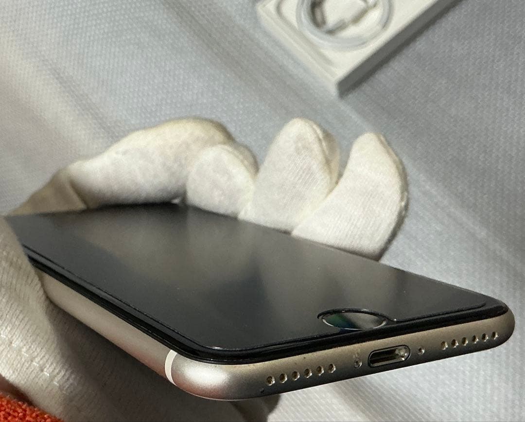 《美品》iPhone SE 第3世代 128GB スターライト 純正電池100%