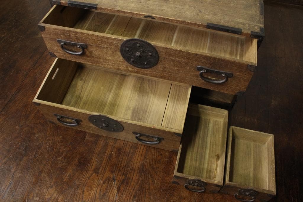 使いこまれた風合いが良い総桐時代箪笥 桜丸金具/収納/古家具/チェスト和モダン