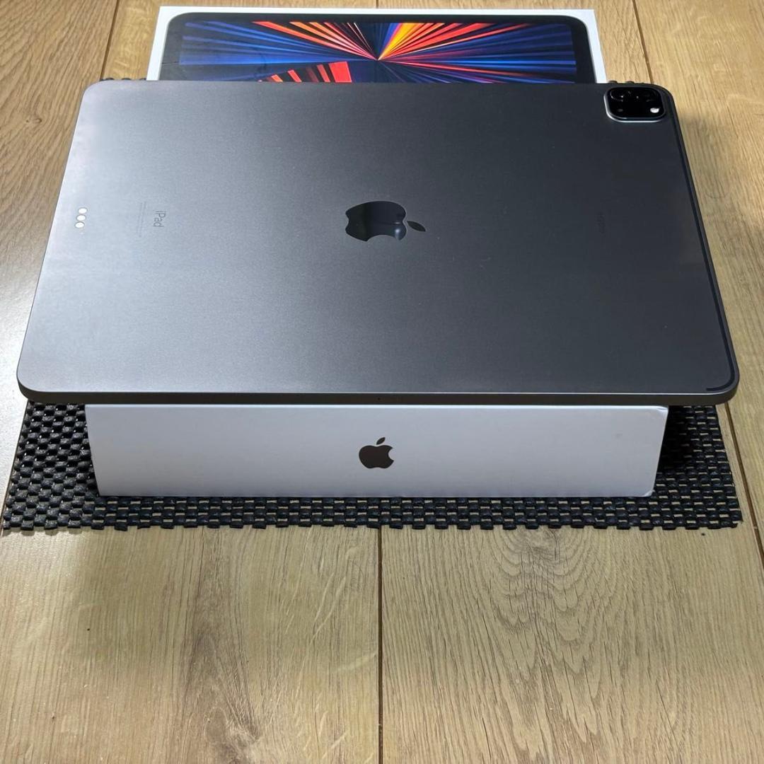 に*様 iPad Pro 12.9インチ Wi-Fiモデル 256GB 第5世代