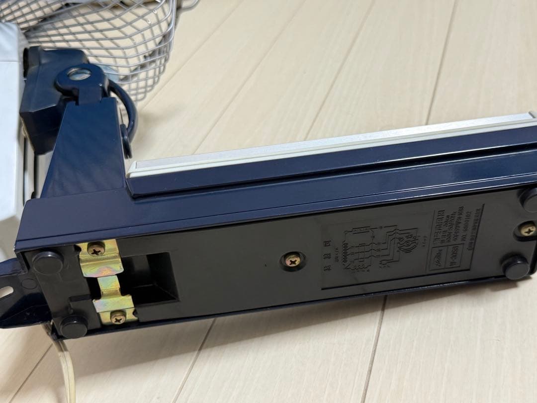 【Hellstar 】TOSHIBA 壁掛け扇風機 W-30SB