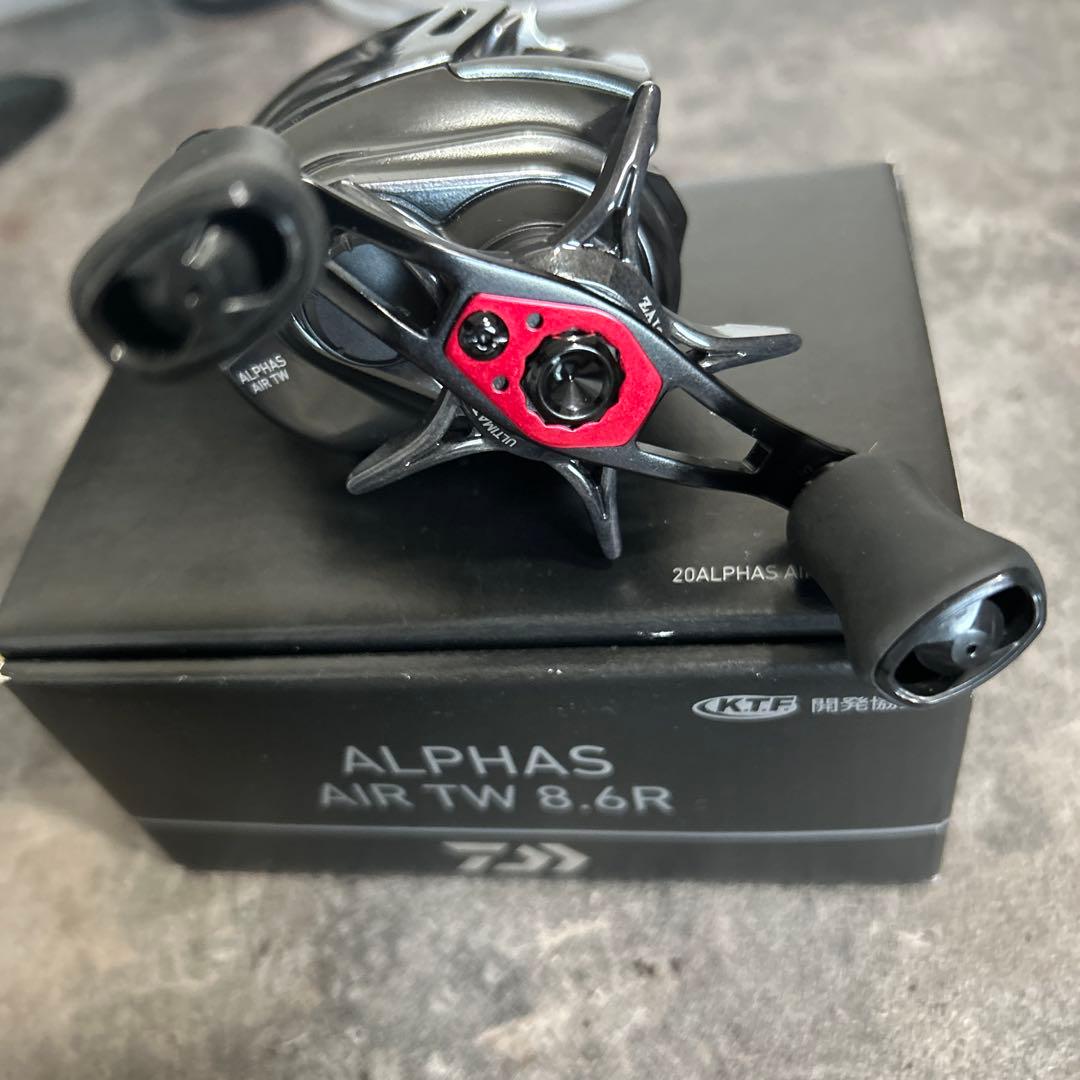 美品【DAIWA】ダイワアルファス AIR TW 8.6R 右ハンドル