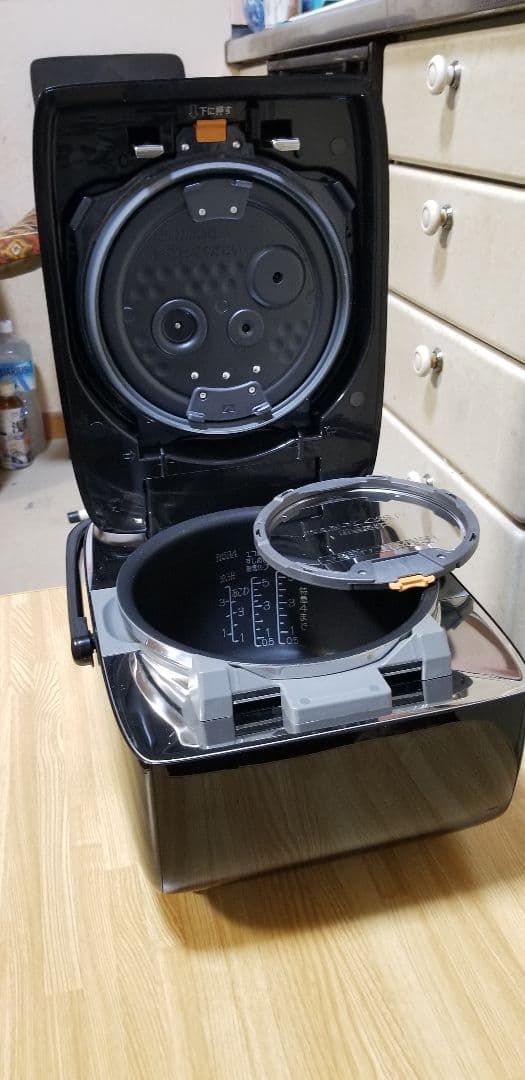 ☆2020年製☆ハイエンドモデル☆炎舞炊き☆象印 圧力IH炊飯器 NW-KB10