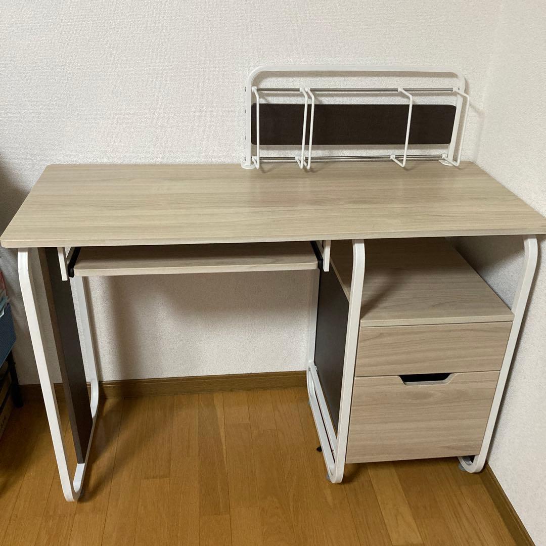 パソコンデスク 　（引き出し付き）