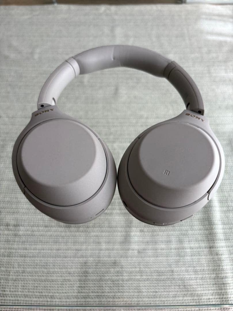 SONY WH-1000XM4 ヘッドホン（プラチナシルバー　）