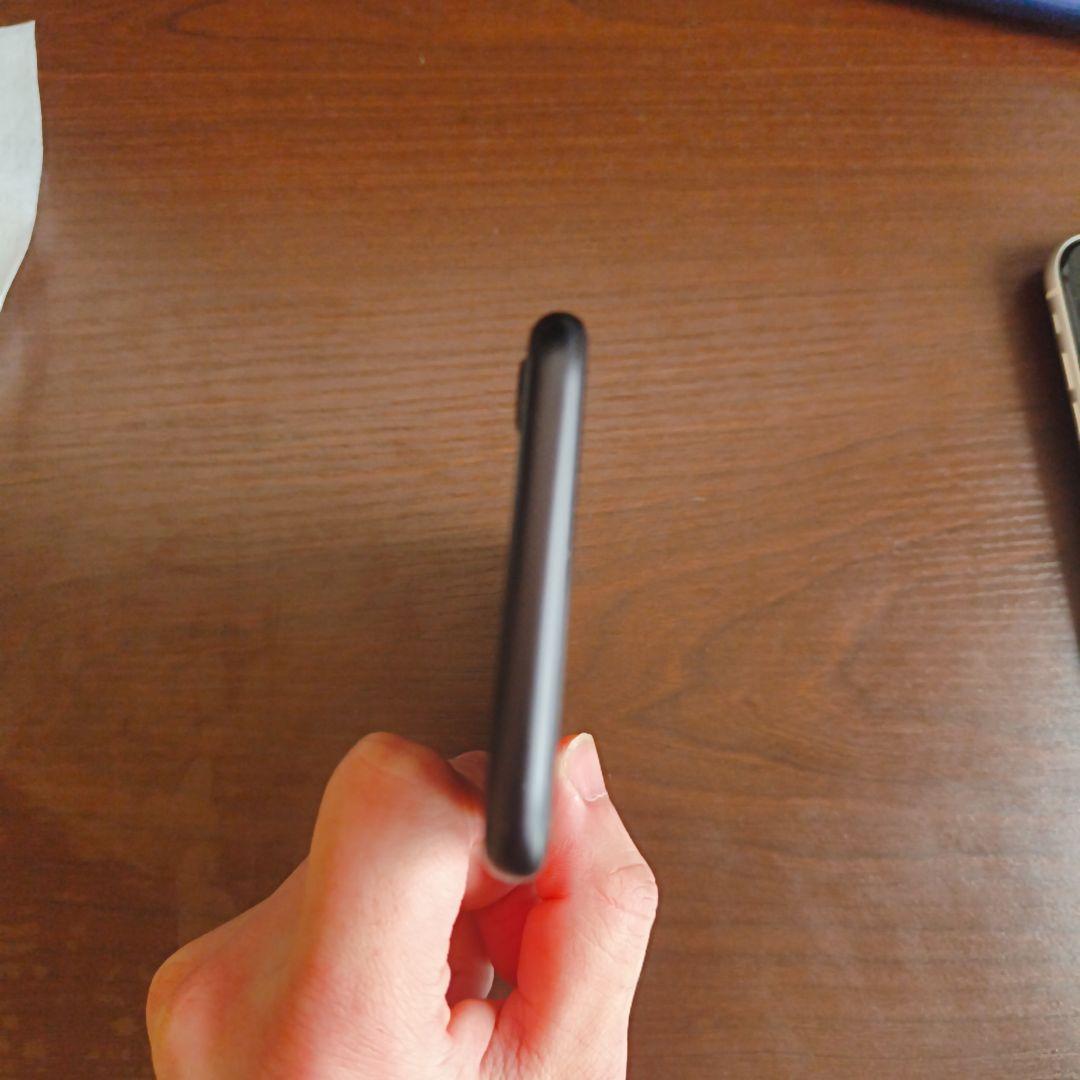 Apple iPhone SE2 ブラック 本体3