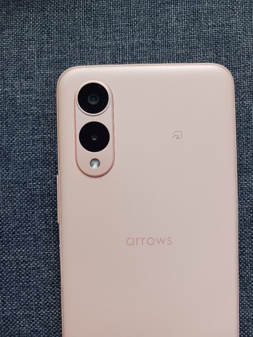 美品　arrowsWe2 M07 ライトオレンジ　楽天モバイル