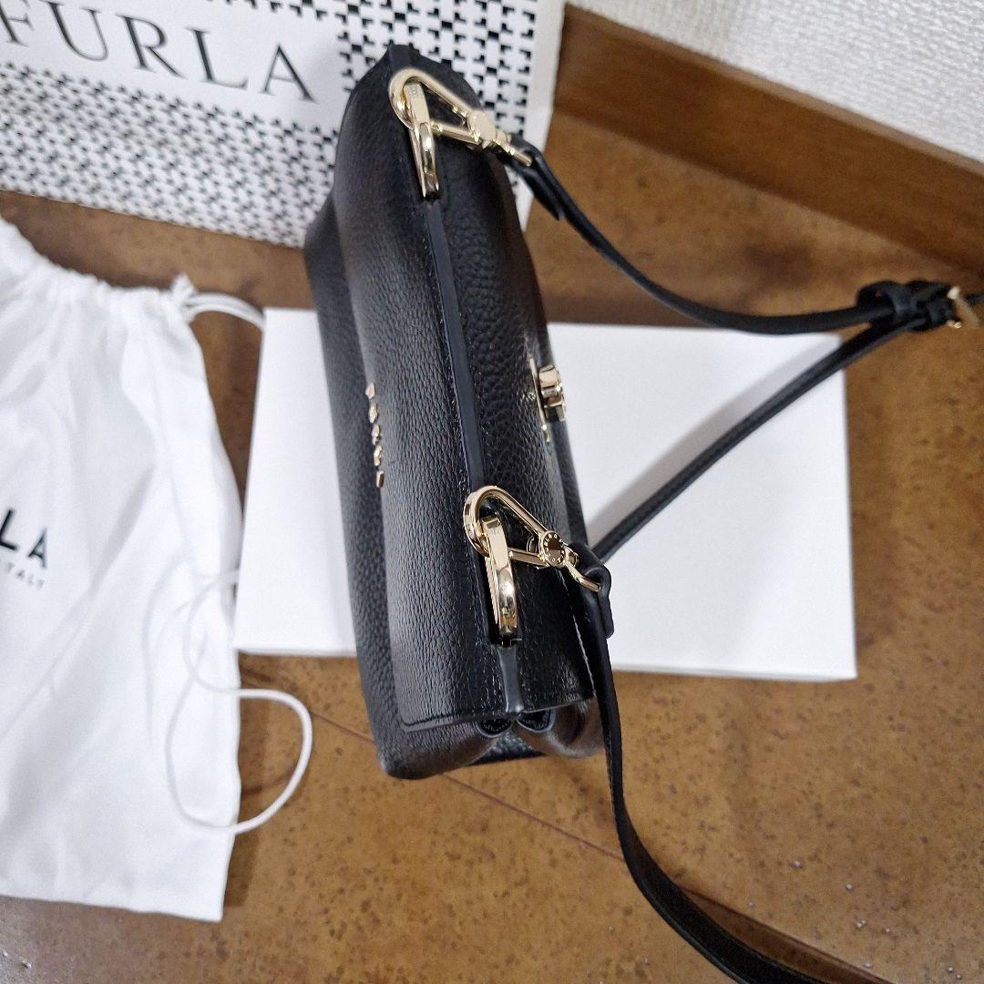 ケ*ん様 新品未使用　★ FURLA ★ DANAE XL Crossbody【