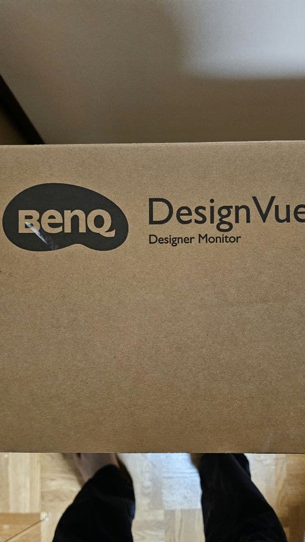 極美品　BenQ PD3205UA エルゴモニター付31.5型　デザインモニター