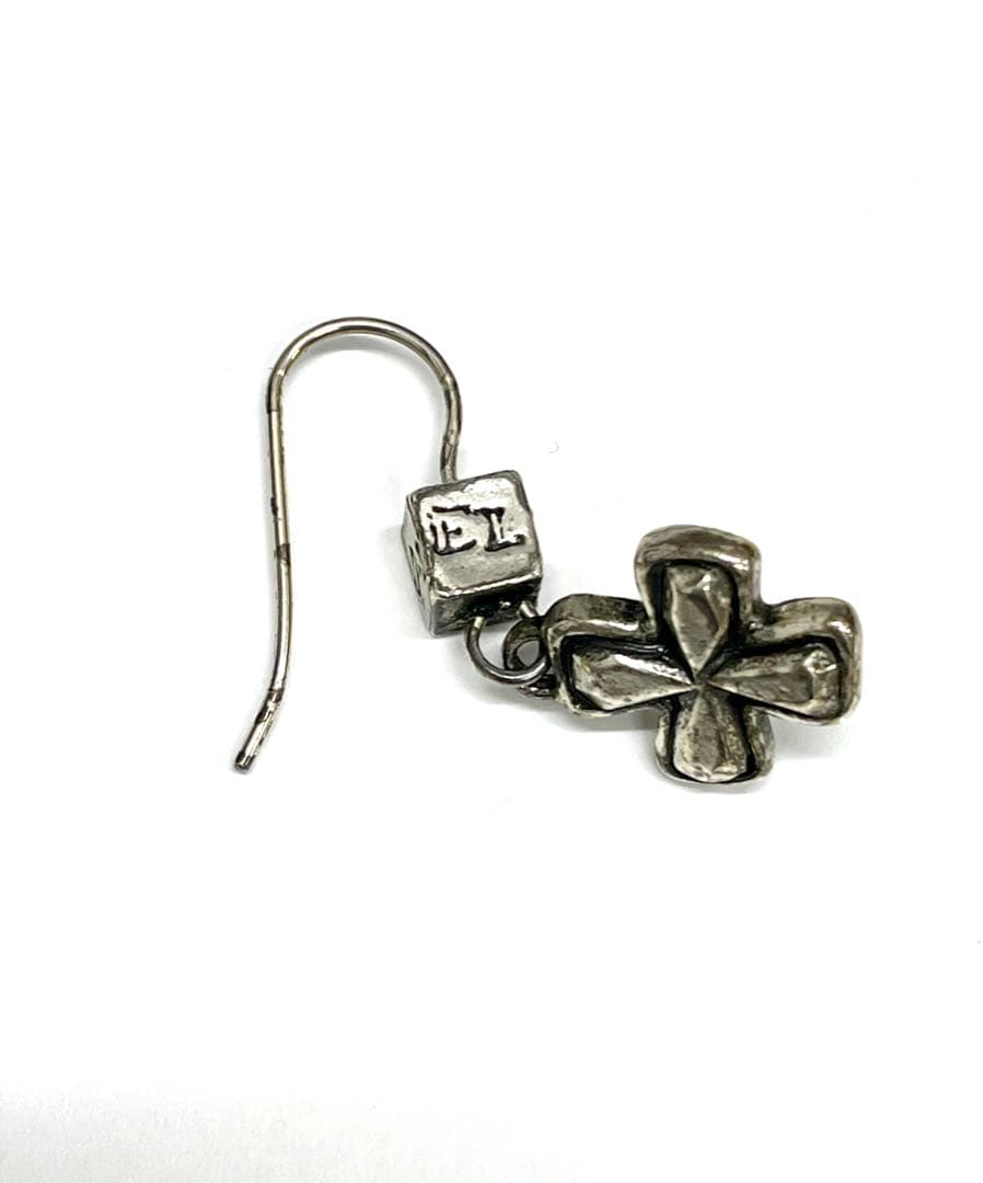 専用　正規品CHANELクロスピアス　片方