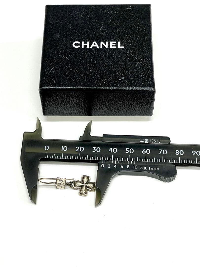 専用　正規品CHANELクロスピアス　片方