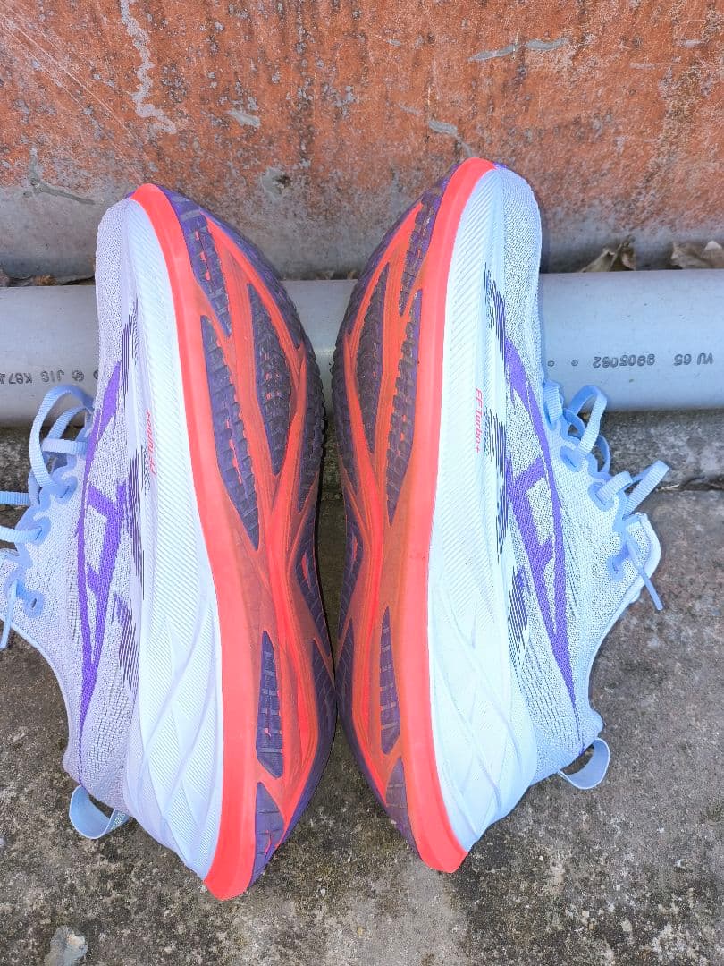 アシックススーパーブラスト2