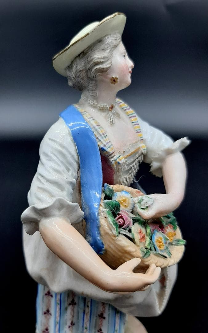 古マイセン／アシエ1768年『花摘みの女』大型フィギュリン美品1級品ボタン剣