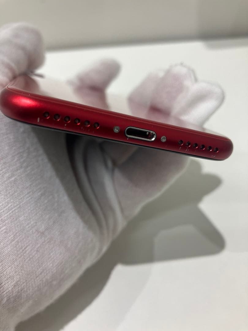 iPhone SE 第3世代　赤　本体のみ