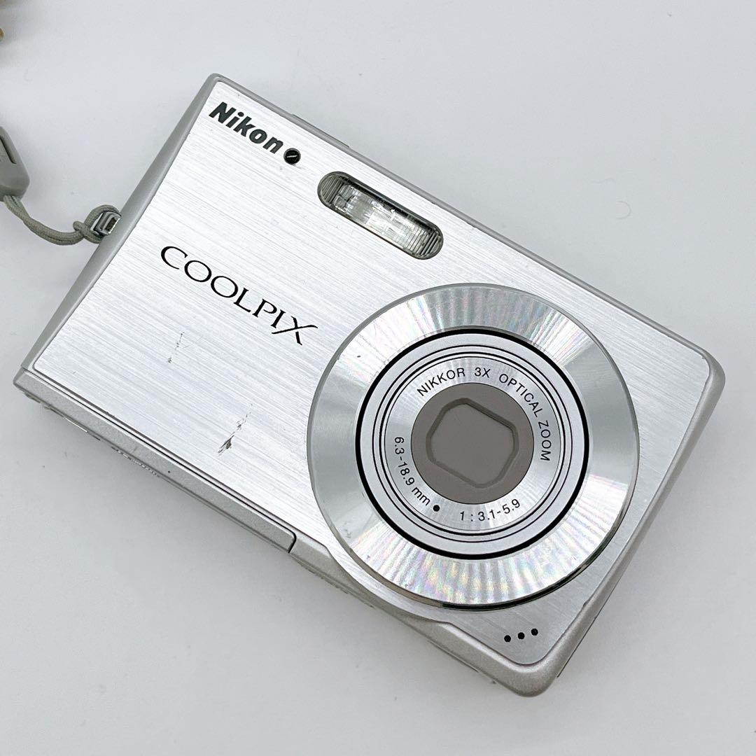 COOLPIX S200 箱あり シルバー 動作品 オールド コンデジ カメラ
