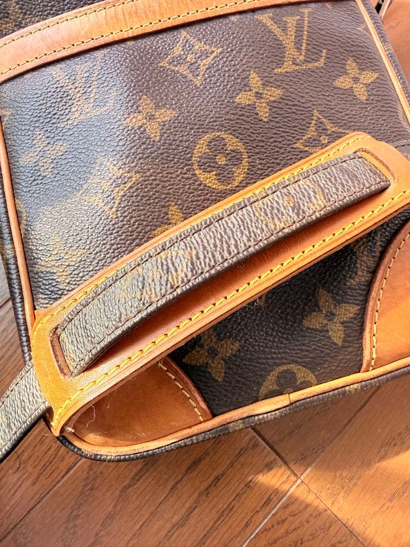 Louis Vuitton ショルダーバッグ モノグラム ダヌーブ