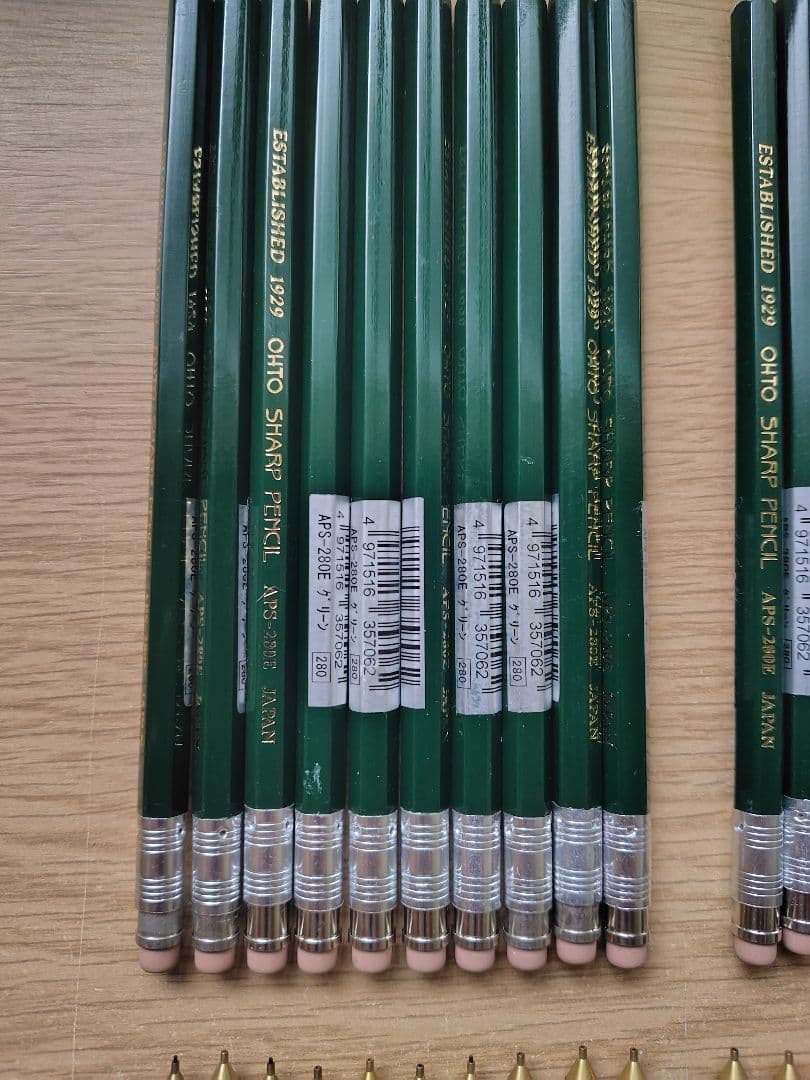 シャープペン　鉛筆型　81本セット